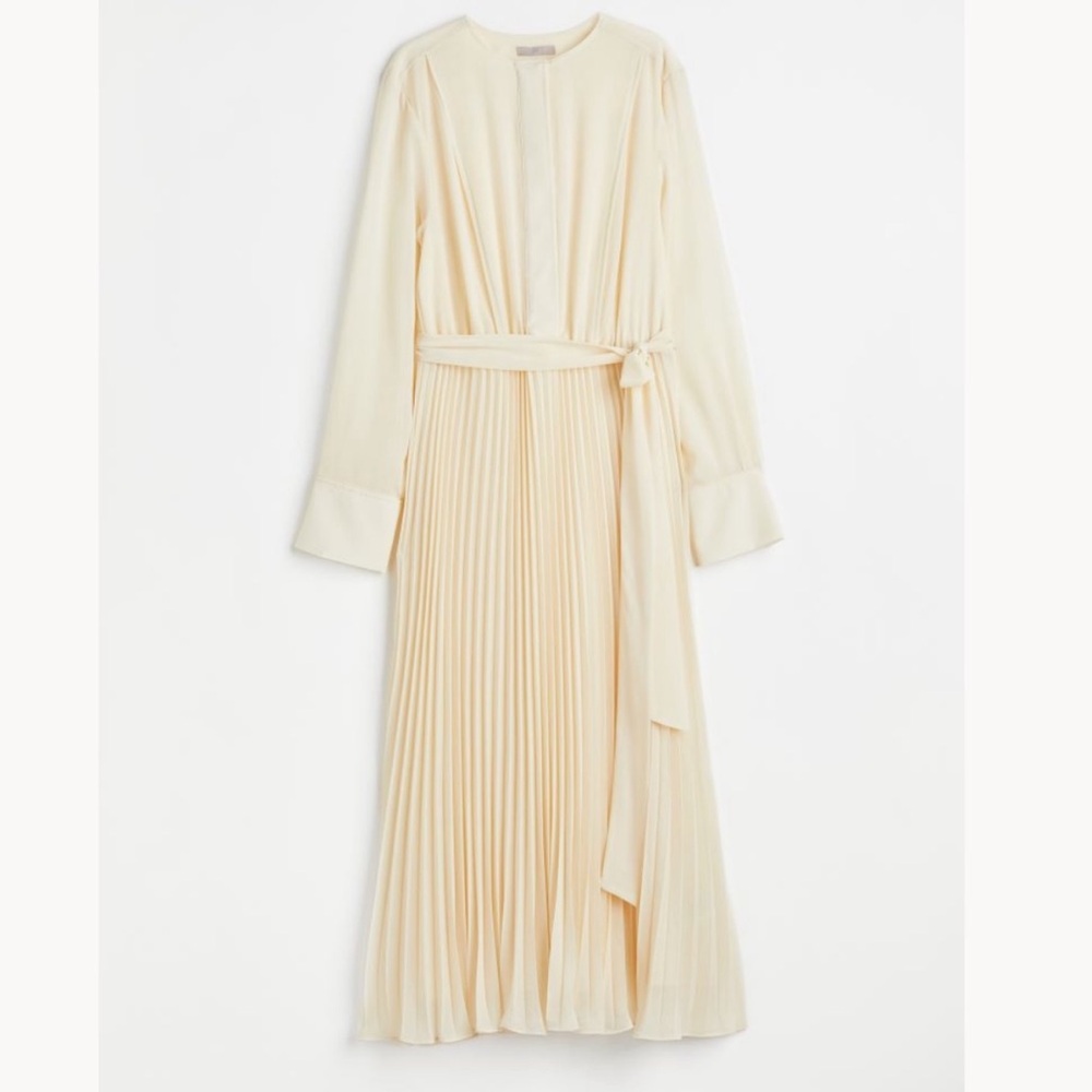 Elegant Cream Long-Sleeve Dress